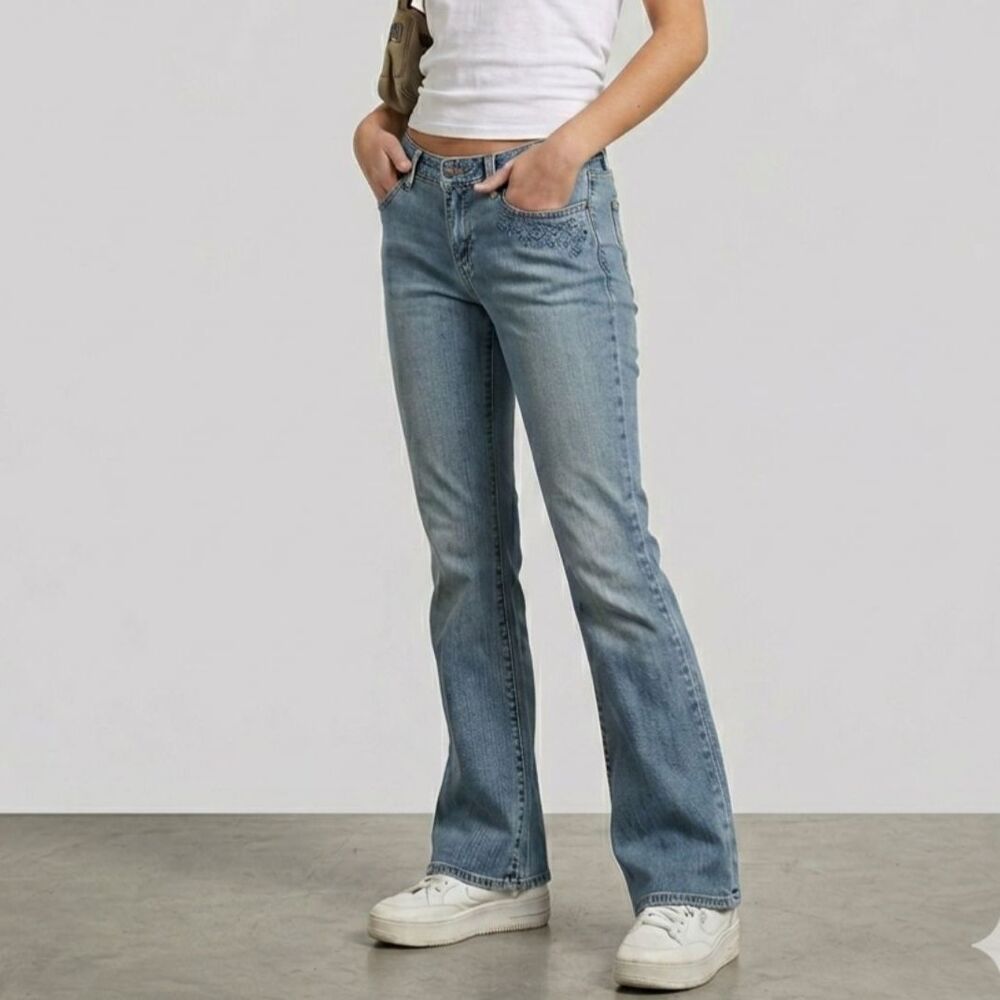 Y2K Eddie Bauer Embroidered Bootcut Jeans 8 32 Blue Floral Denim Distressed 2007